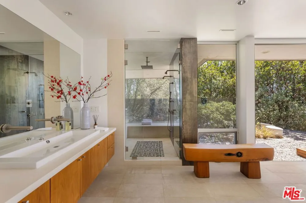 14700 Mulholland Drive Los Angeles, CA 90077