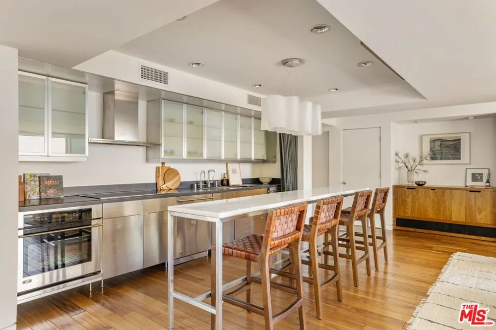 14700 Mulholland Drive Los Angeles, CA 90077