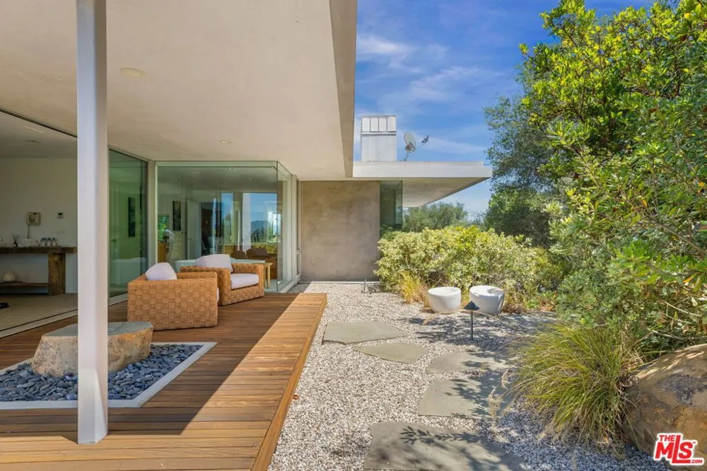 14700 Mulholland Drive Los Angeles, CA 90077