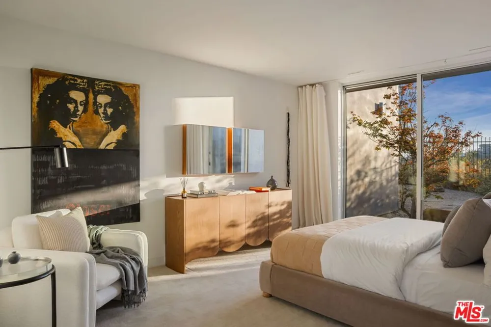 14700 Mulholland Drive Los Angeles, CA 90077