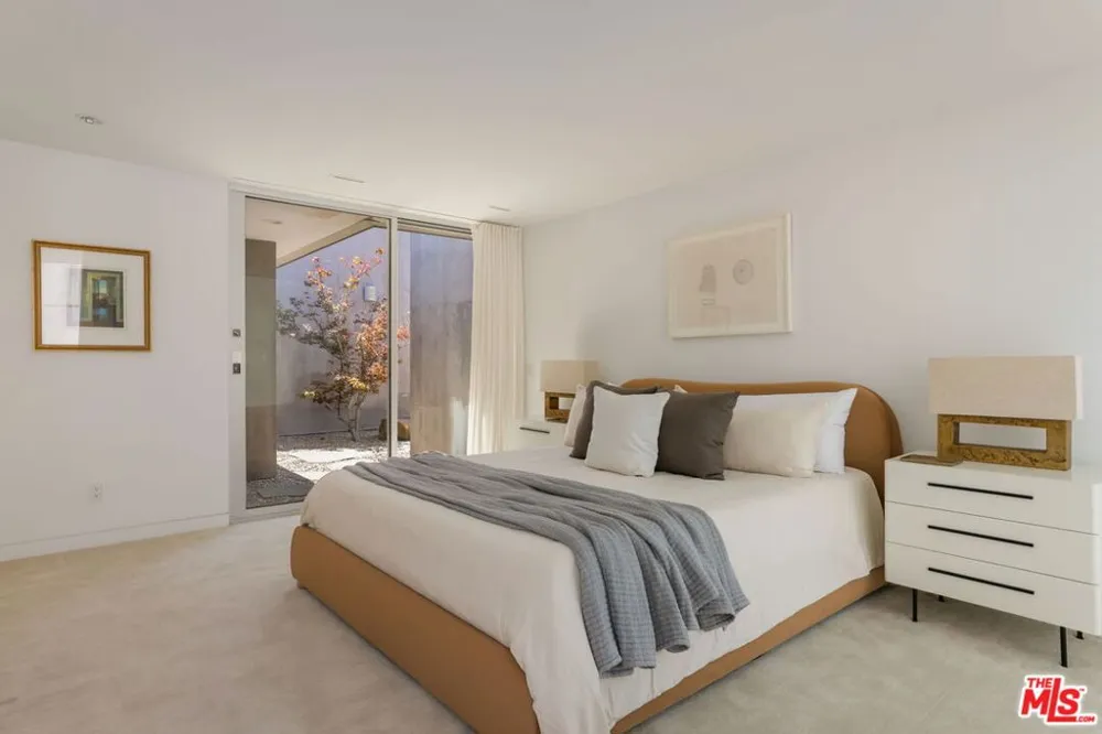 14700 Mulholland Drive Los Angeles, CA 90077