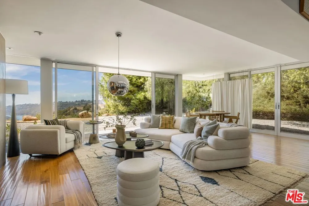 14700 Mulholland Drive Los Angeles, CA 90077