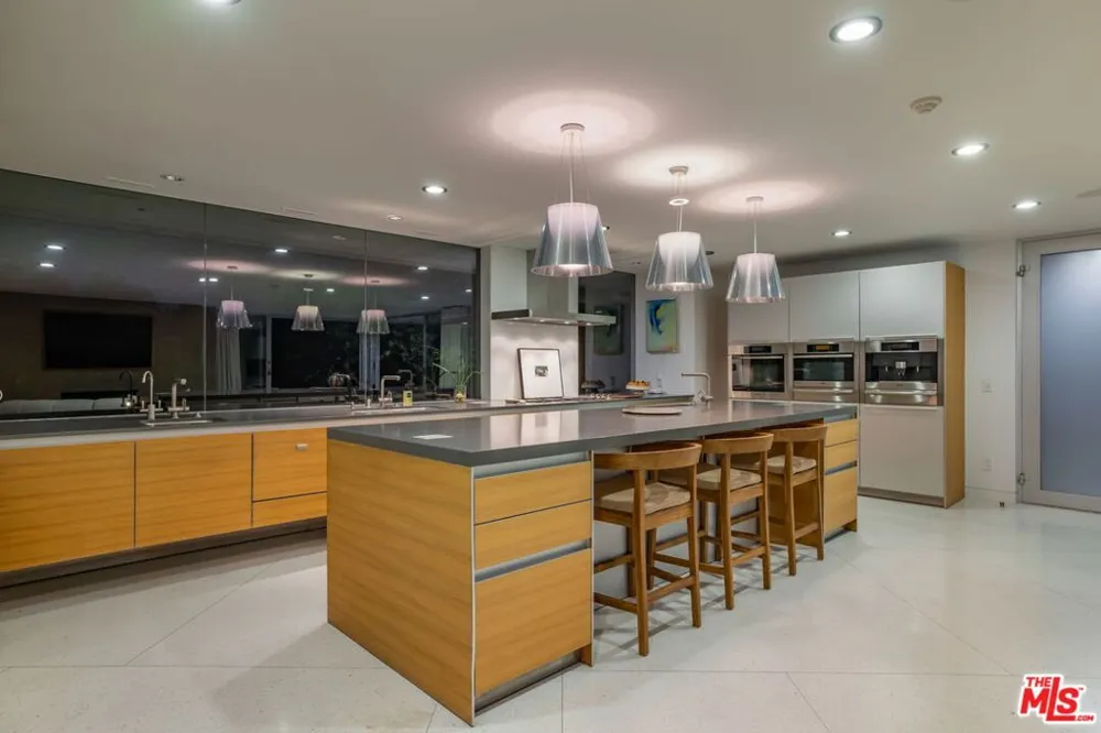 14700 Mulholland Drive Los Angeles, CA 90077
