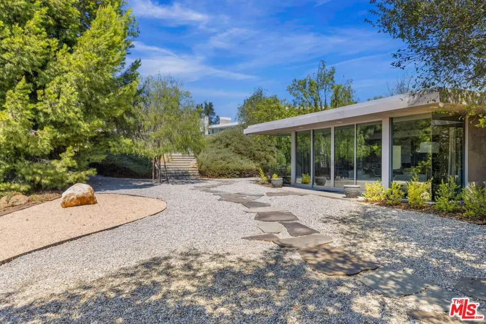 14700 Mulholland Drive Los Angeles, CA 90077