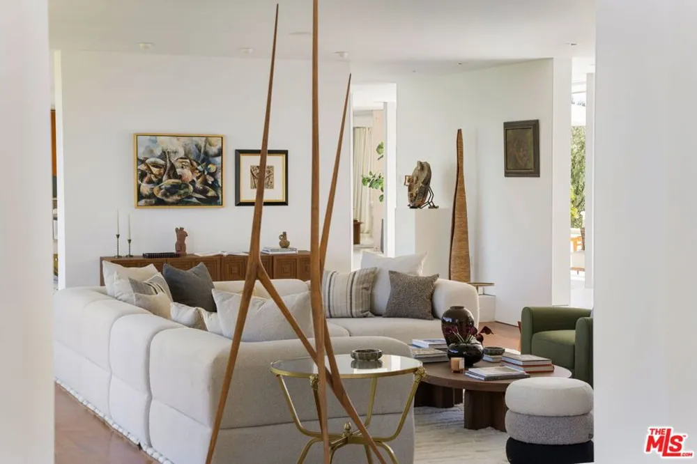 14700 Mulholland Drive Los Angeles, CA 90077