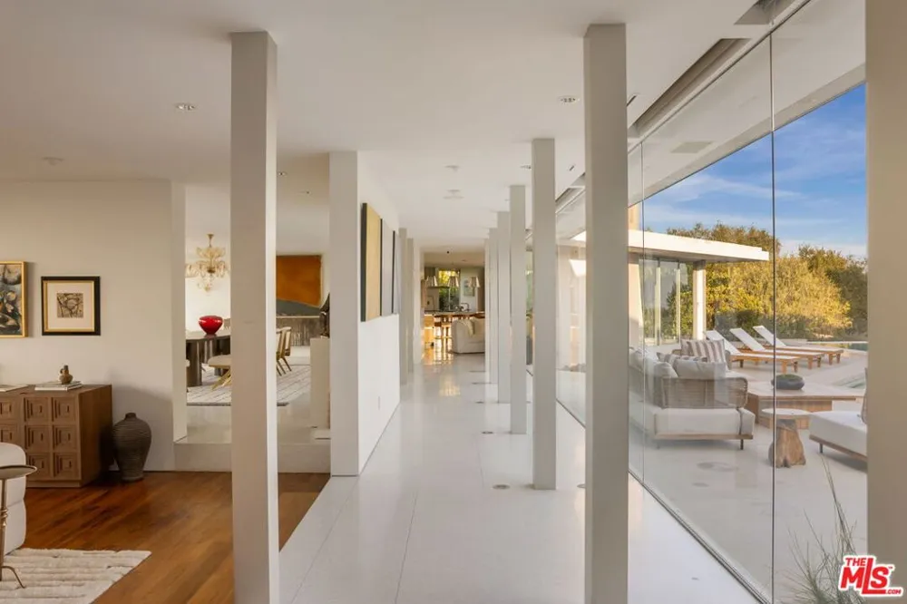14700 Mulholland Drive Los Angeles, CA 90077