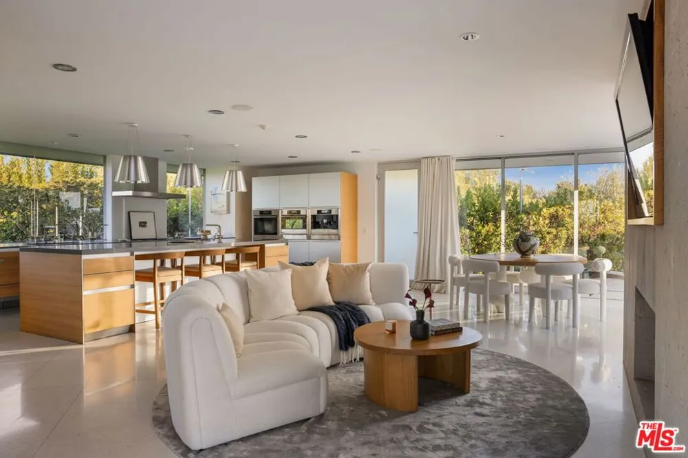 14700 Mulholland Drive Los Angeles, CA 90077