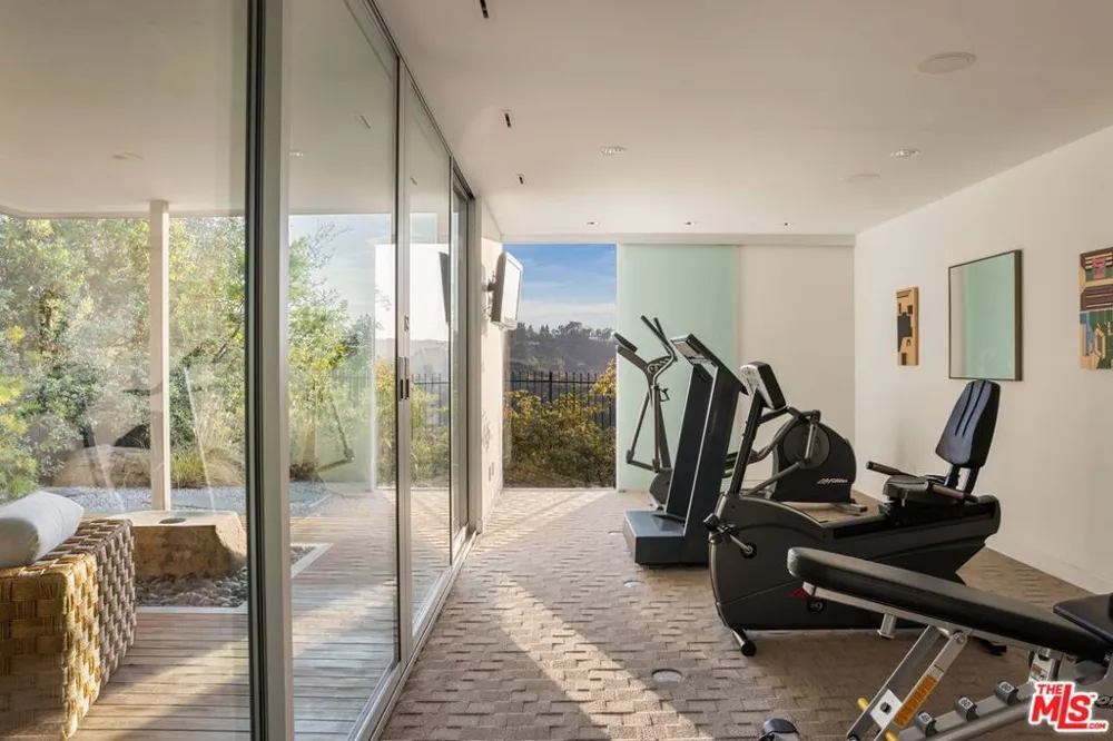 14700 Mulholland Drive Los Angeles, CA 90077