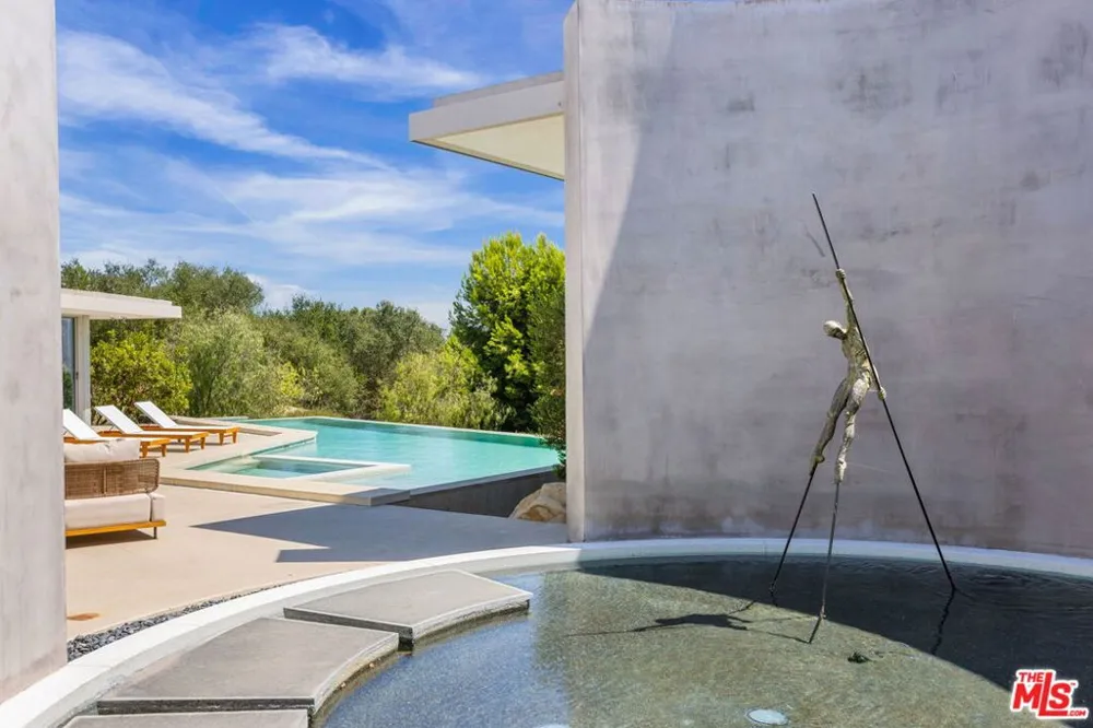 14700 Mulholland Drive Los Angeles, CA 90077