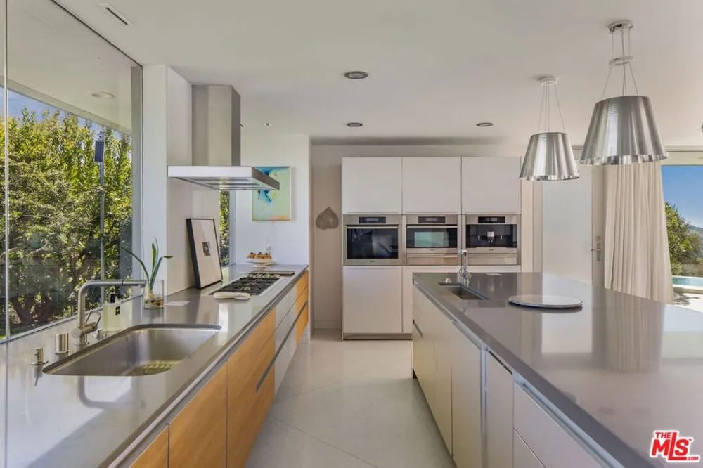 14700 Mulholland Drive Los Angeles, CA 90077