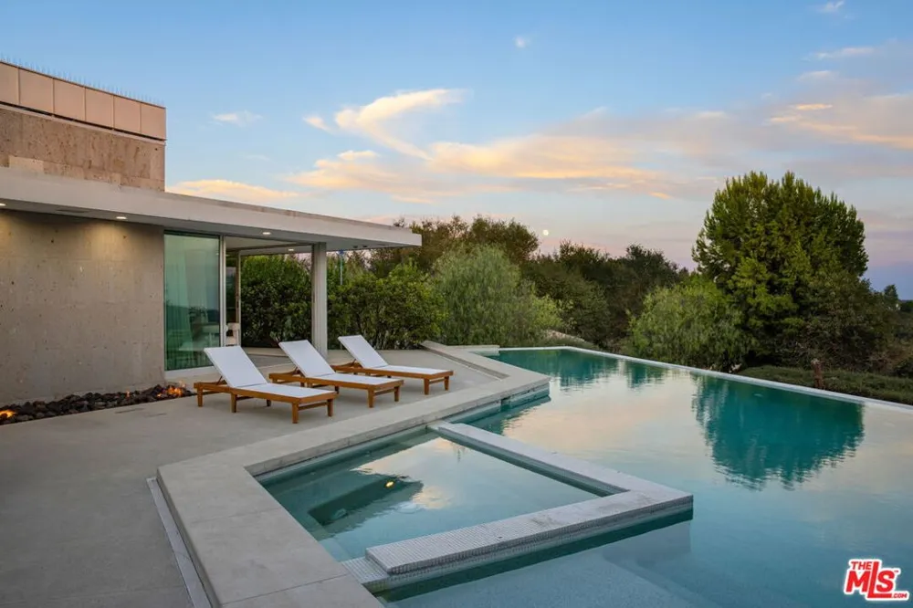 14700 Mulholland Drive Los Angeles, CA 90077