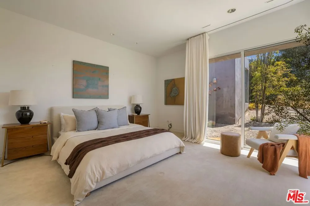 14700 Mulholland Drive Los Angeles, CA 90077