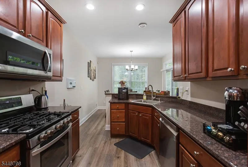 145 Levinberg Ln Wayne, NJ 07470