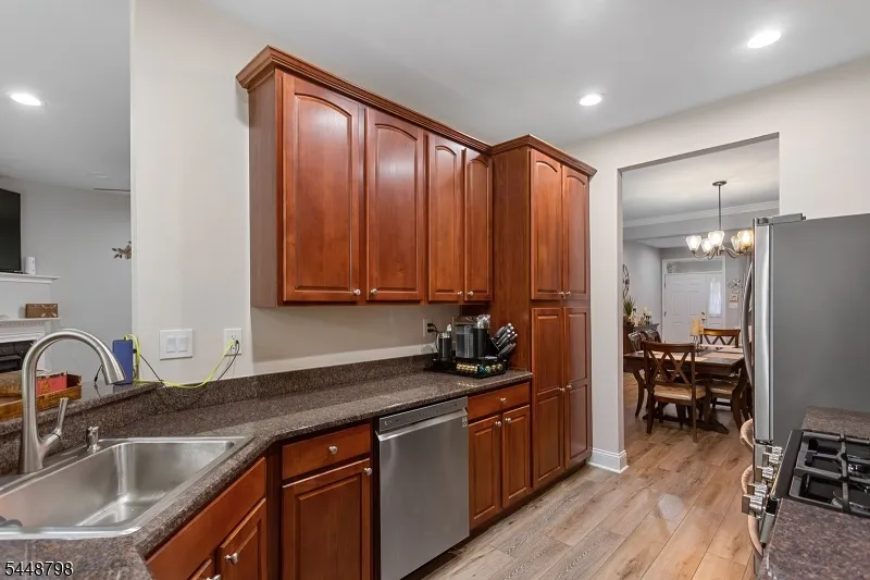 145 Levinberg Ln Wayne, NJ 07470