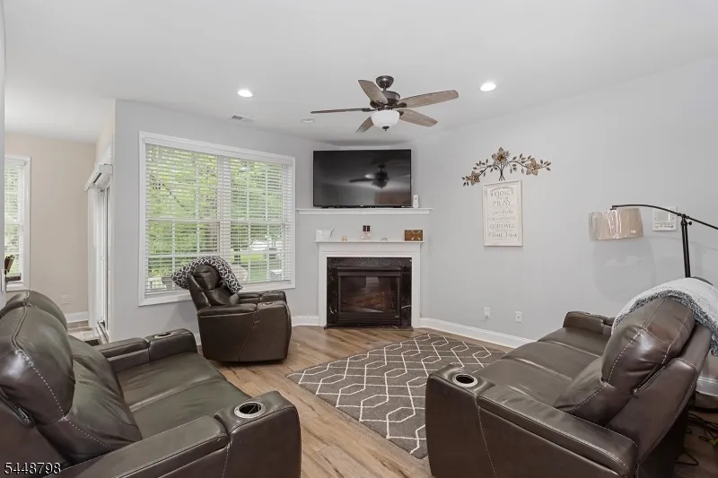 145 Levinberg Ln Wayne, NJ 07470