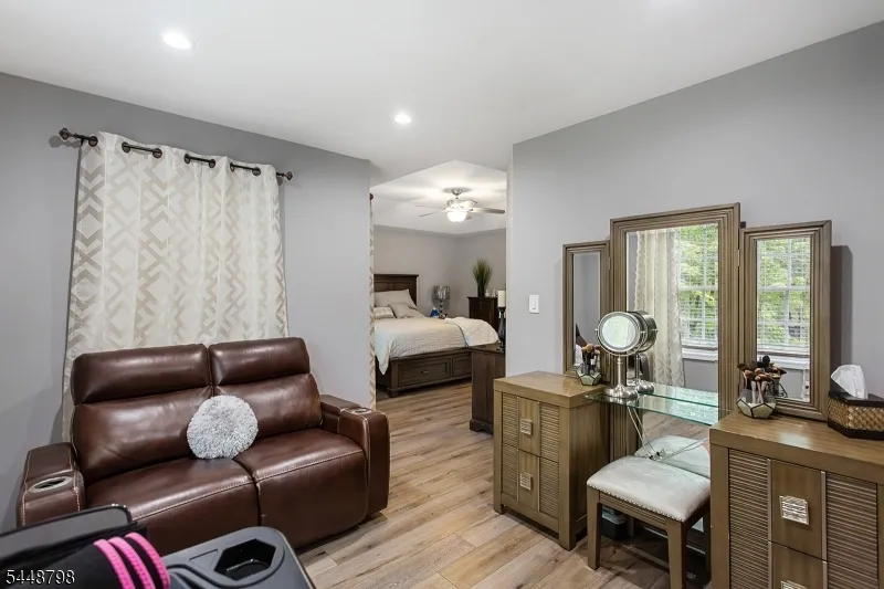 145 Levinberg Ln Wayne, NJ 07470