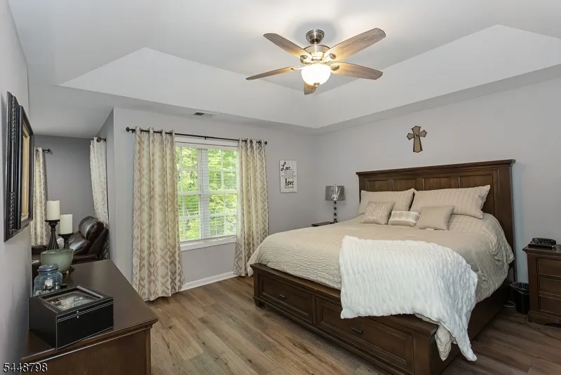 145 Levinberg Ln Wayne, NJ 07470
