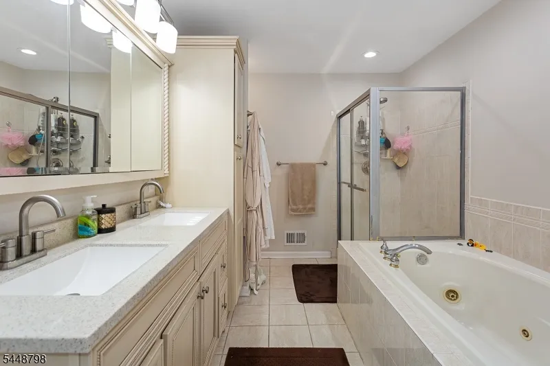145 Levinberg Ln Wayne, NJ 07470