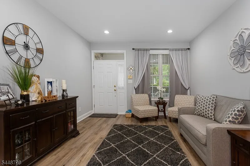 145 Levinberg Ln Wayne, NJ 07470