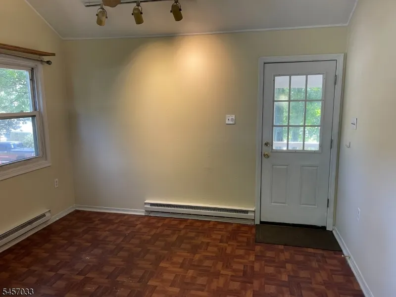 28 Harvard Trl Hopatcong, NJ 07843