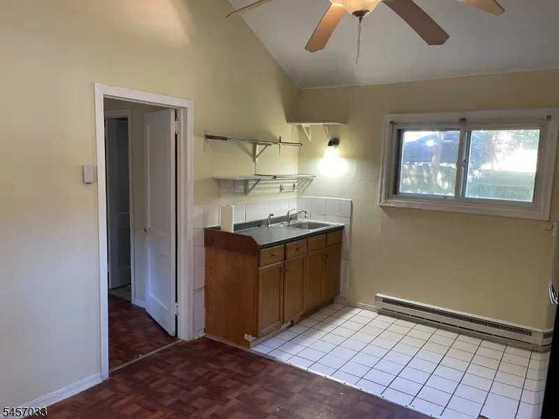28 Harvard Trl Hopatcong, NJ 07843