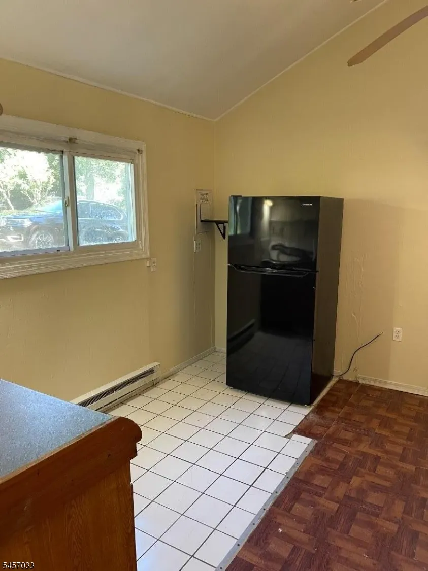 28 Harvard Trl Hopatcong, NJ 07843