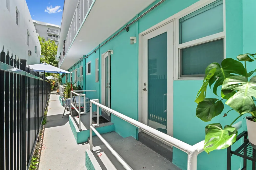 1035 Meridian Avenue #5 Miami Beach, FL 33139