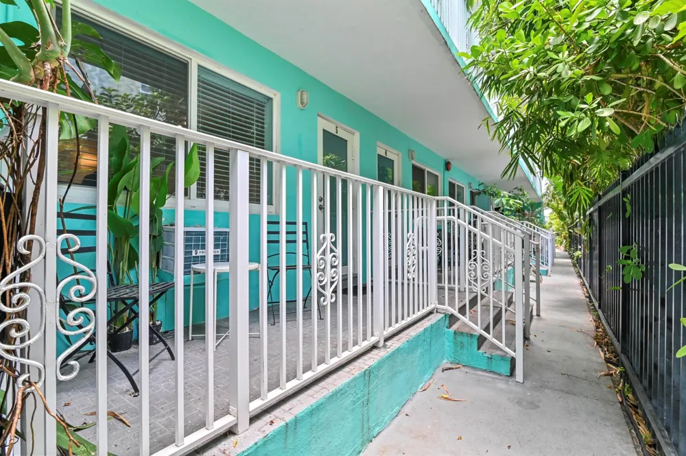 1035 Meridian Avenue #5 Miami Beach, FL 33139