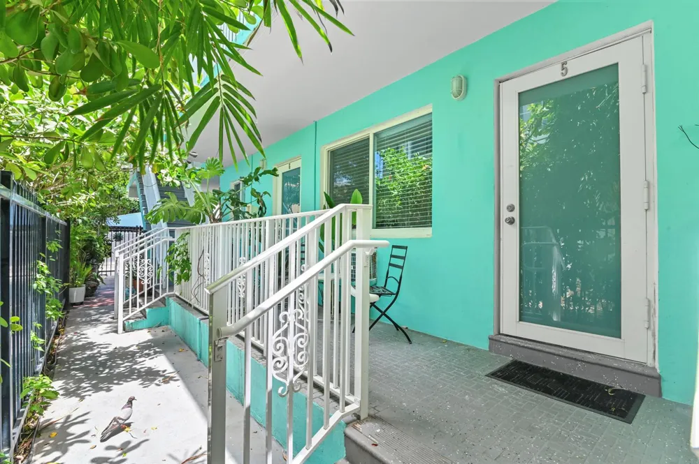 1035 Meridian Avenue #5 Miami Beach, FL 33139