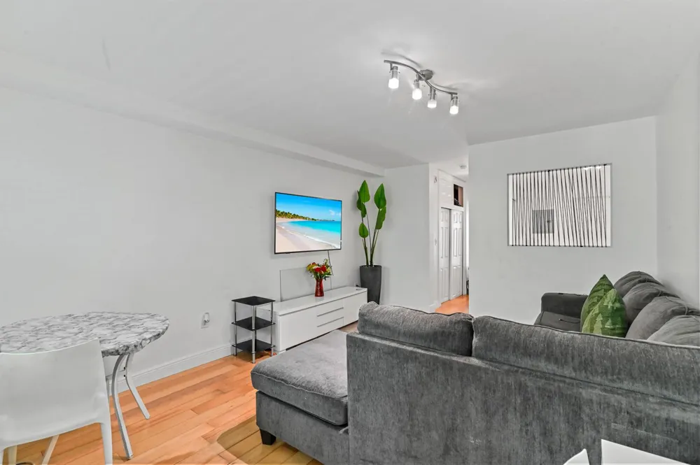 1035 Meridian Avenue #5 Miami Beach, FL 33139