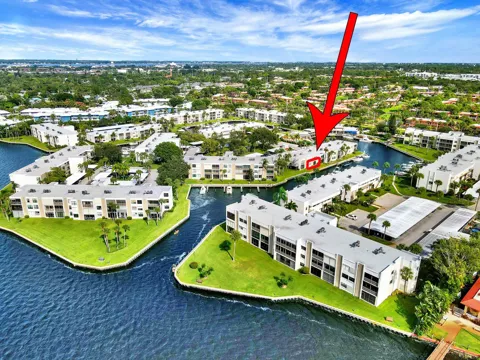 1950 SW PALM CITY ROAD #9-107