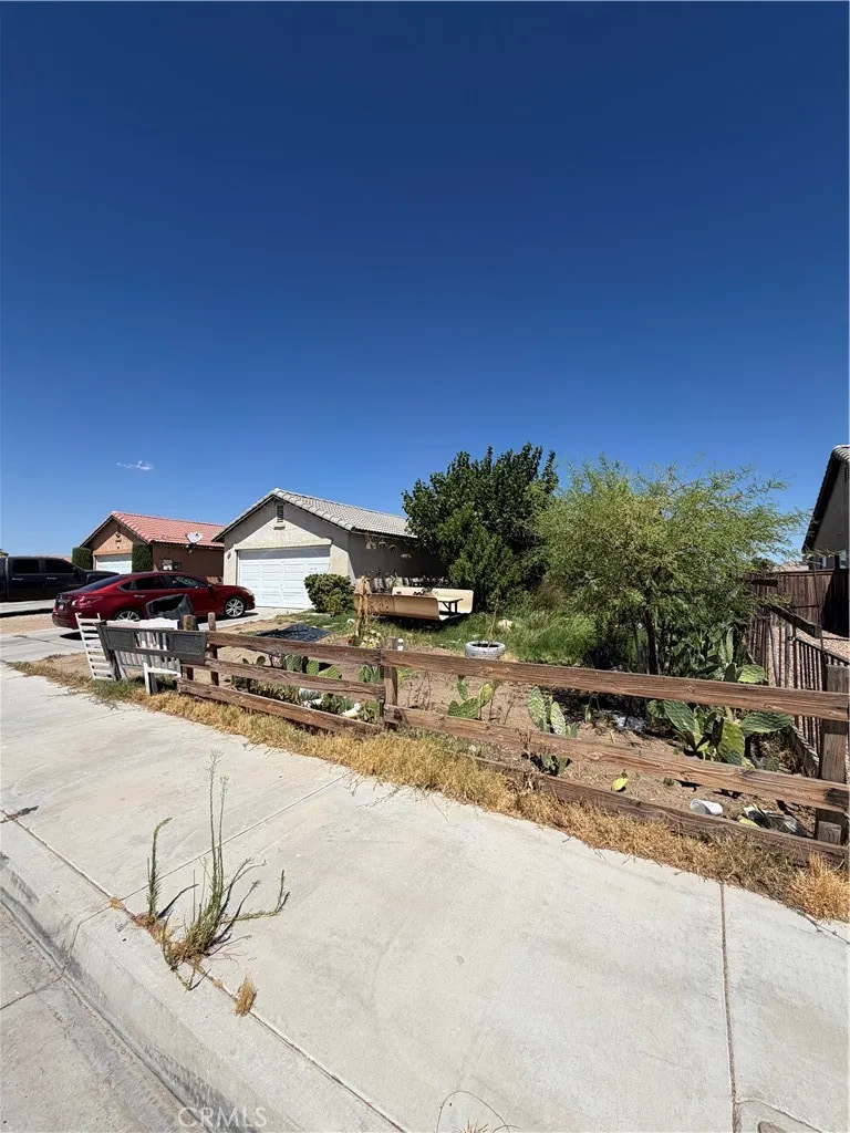 11760 Wolcott Street Adelanto, CA 92301
