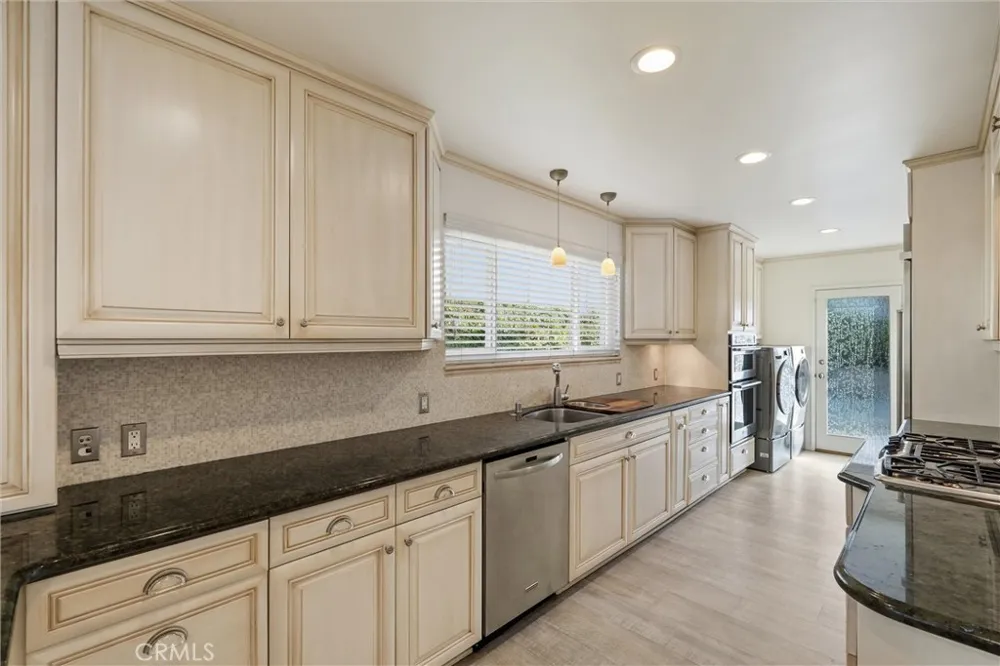 314 Via San Sebastian Redondo Beach, CA 90277