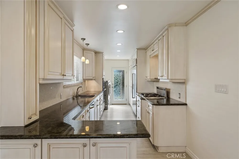 314 Via San Sebastian Redondo Beach, CA 90277