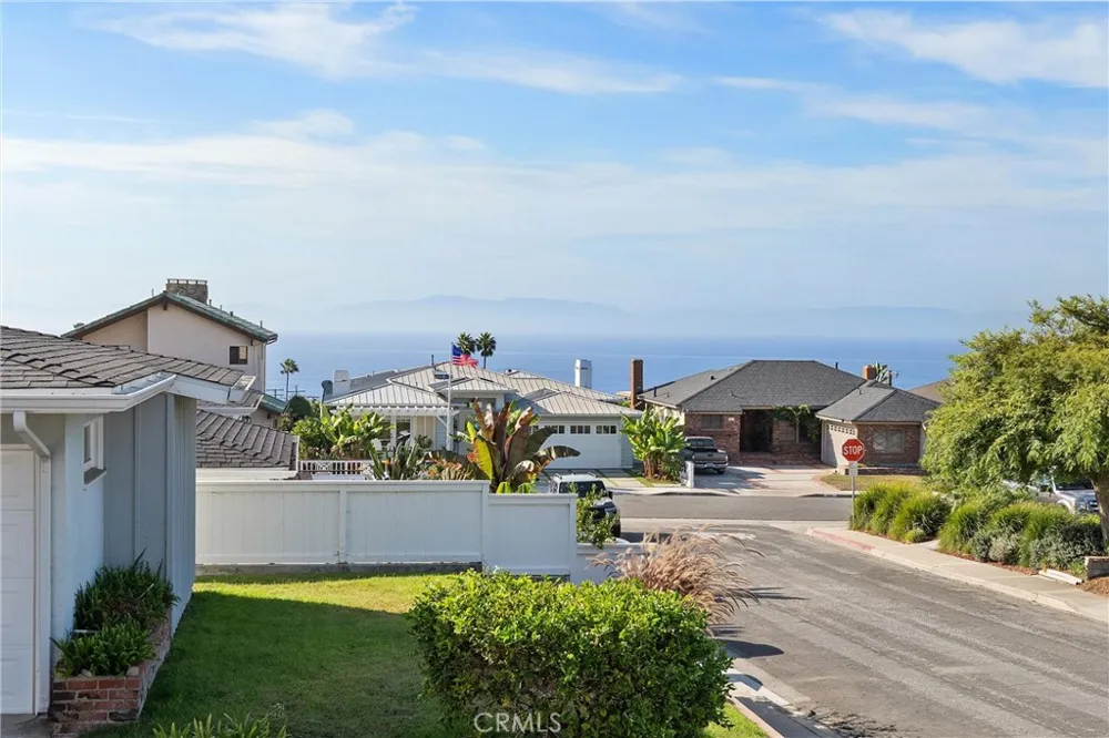314 Via San Sebastian Redondo Beach, CA 90277
