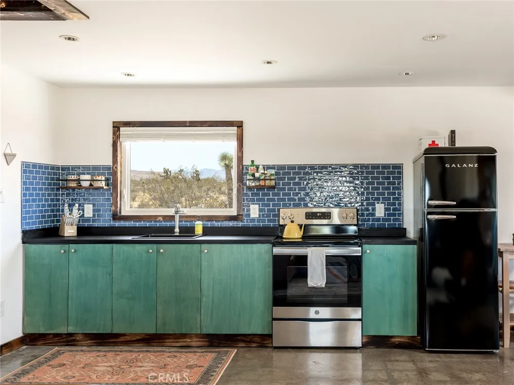 3120 Hilton Avenue Yucca Valley, CA 92284