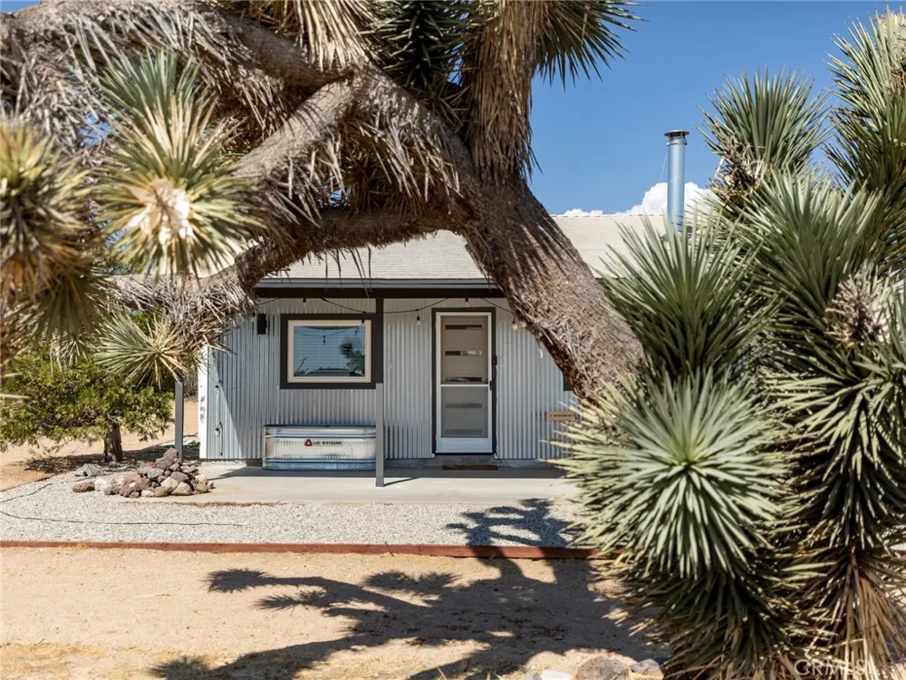 3120 Hilton Avenue Yucca Valley, CA 92284