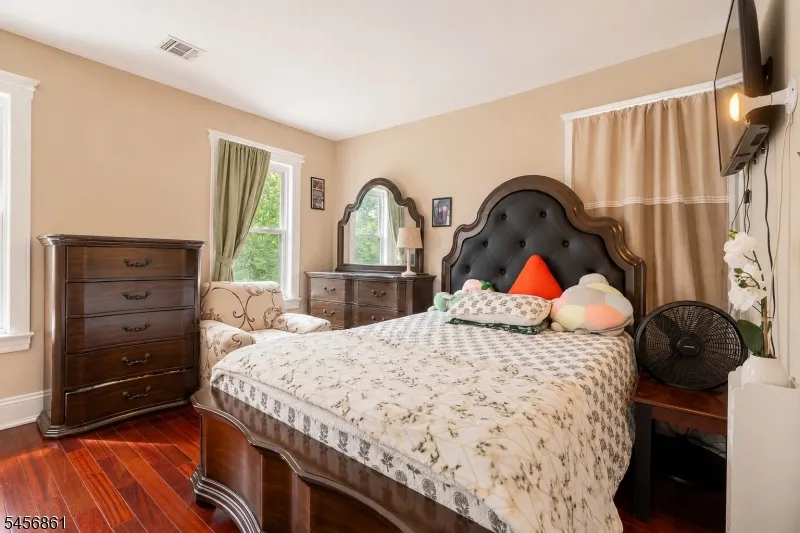 911 Jersey Ave Elizabeth City, NJ 07202