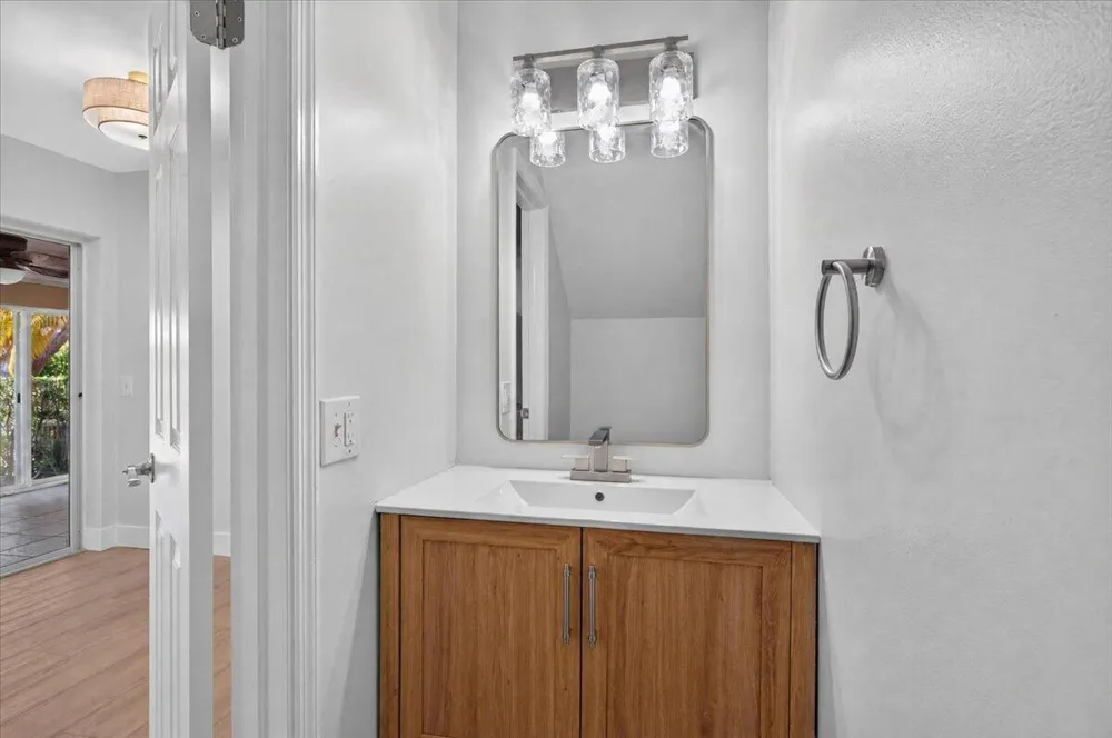 6611 Via Regina Boca Raton, FL 33433
