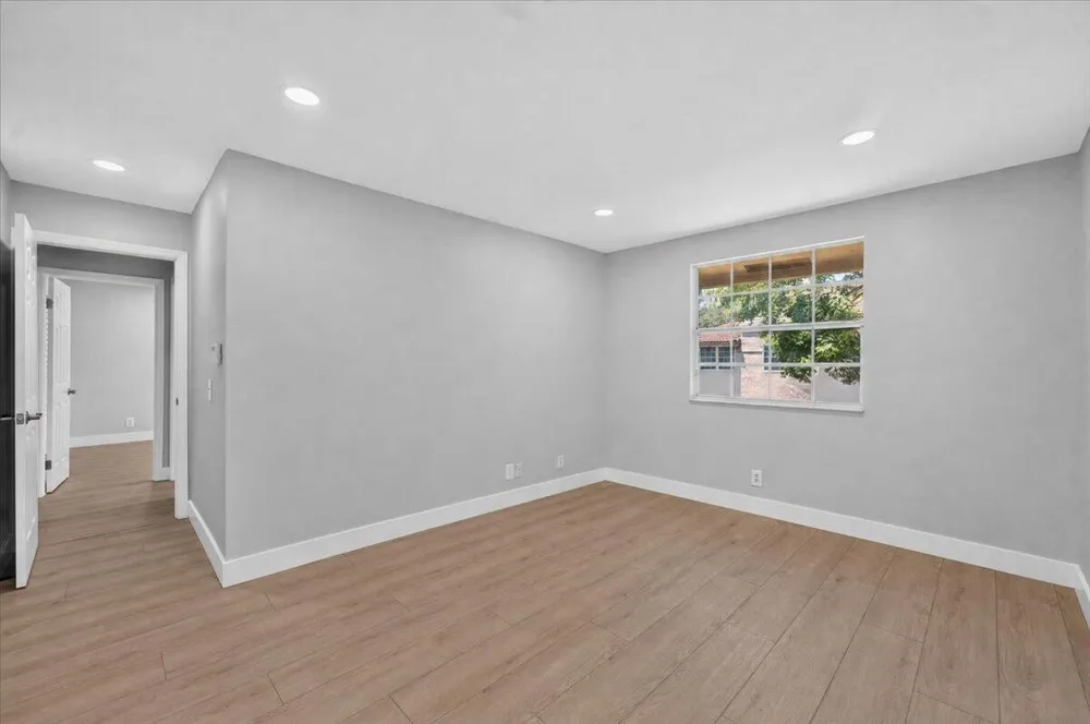 6611 Via Regina Boca Raton, FL 33433