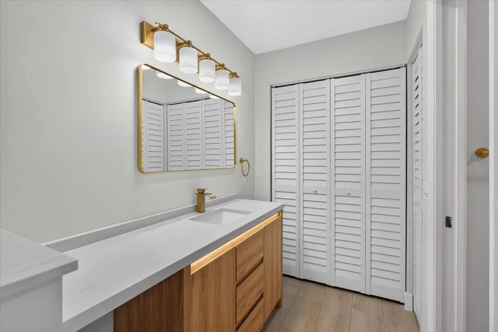 6611 Via Regina Boca Raton, FL 33433
