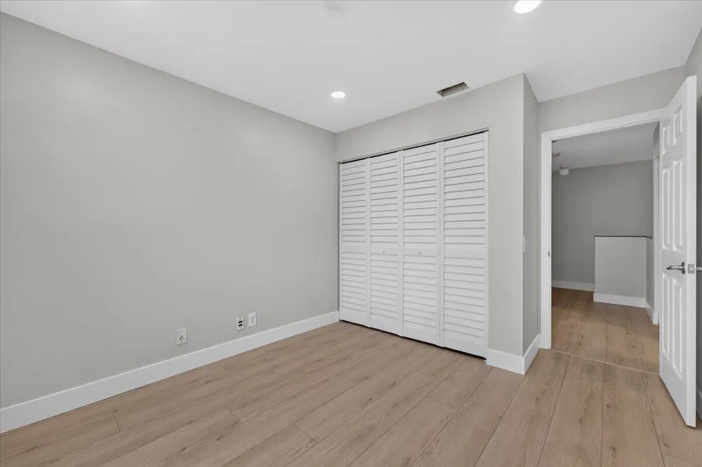 6611 Via Regina Boca Raton, FL 33433