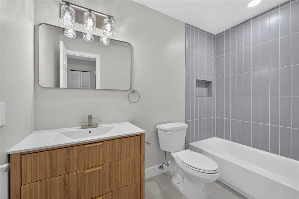 6611 Via Regina Boca Raton, FL 33433