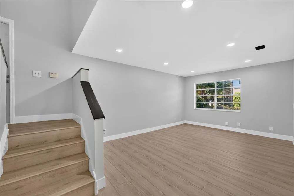 6611 Via Regina Boca Raton, FL 33433