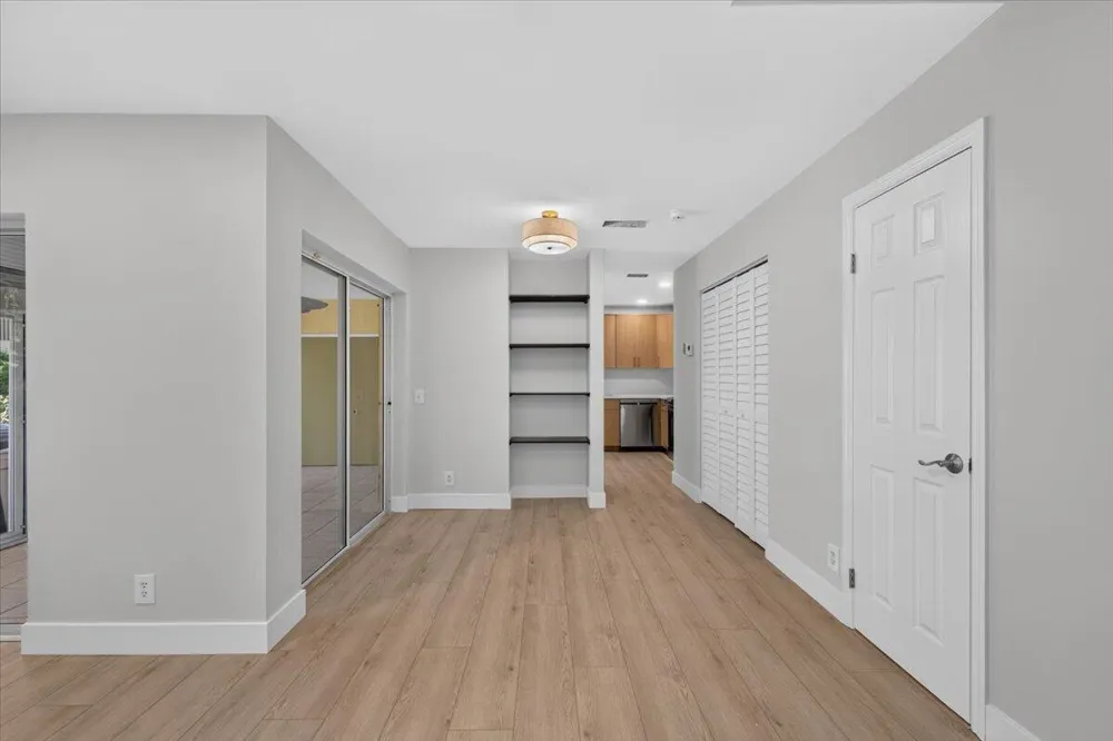 6611 Via Regina Boca Raton, FL 33433