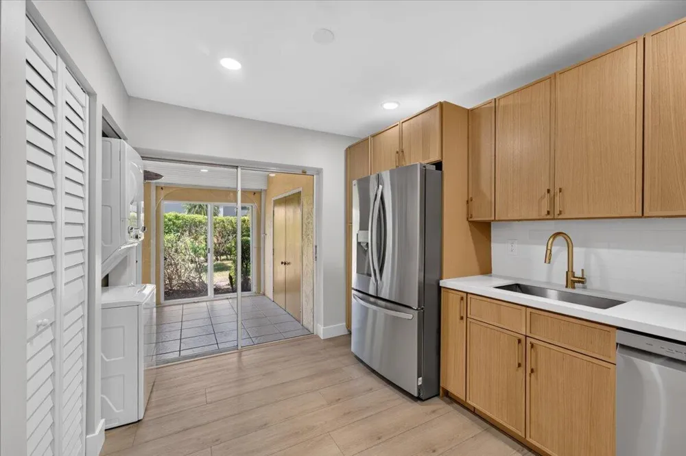 6611 Via Regina Boca Raton, FL 33433
