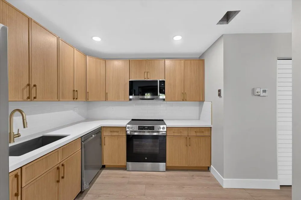 6611 Via Regina Boca Raton, FL 33433