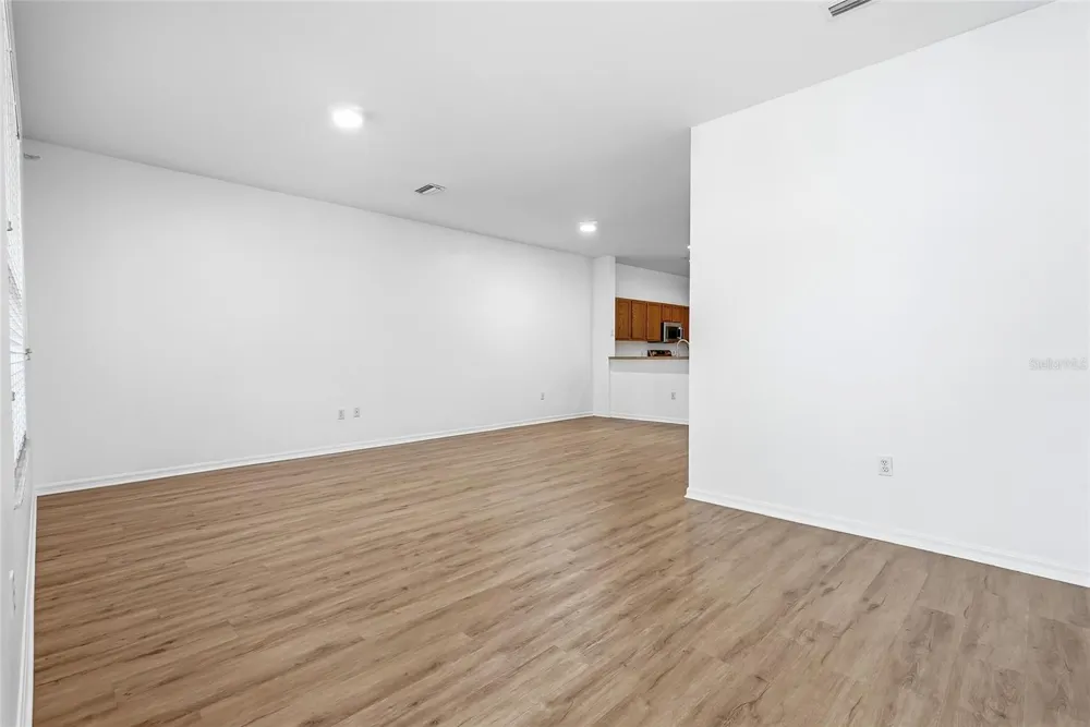 12725 SUNLAND COURT Tampa, FL 33625