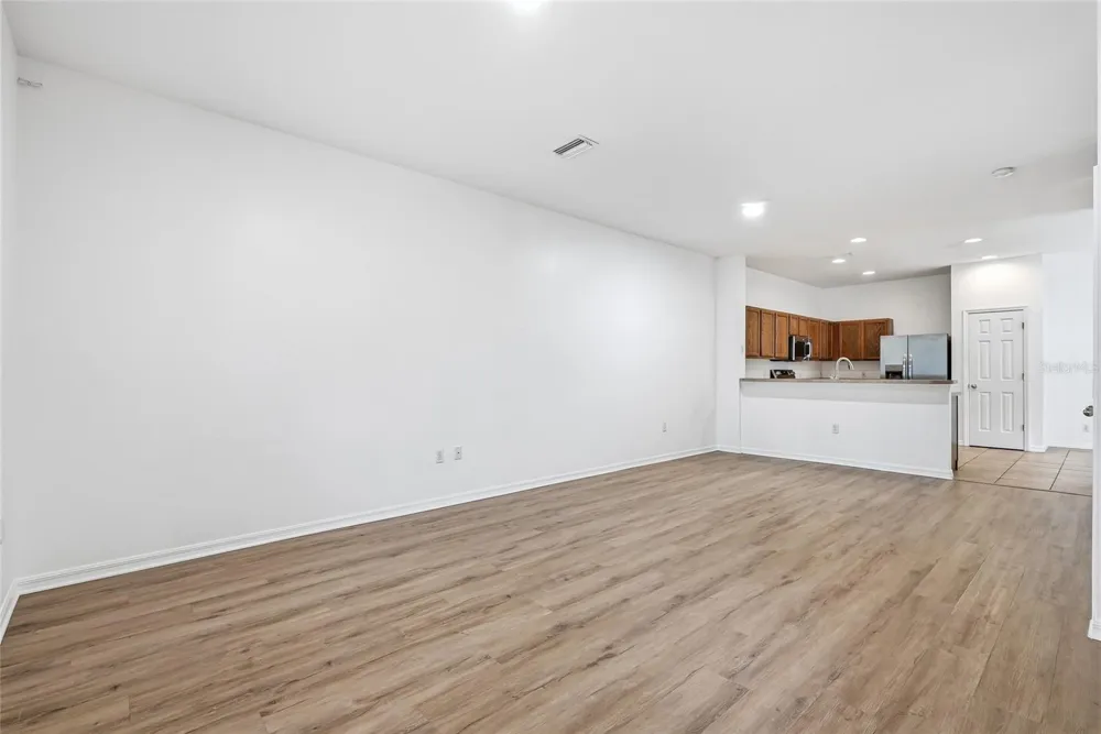 12725 SUNLAND COURT Tampa, FL 33625