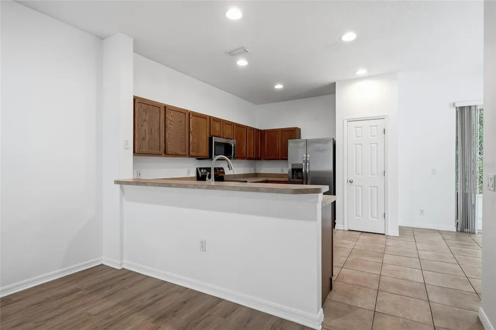 12725 SUNLAND COURT Tampa, FL 33625